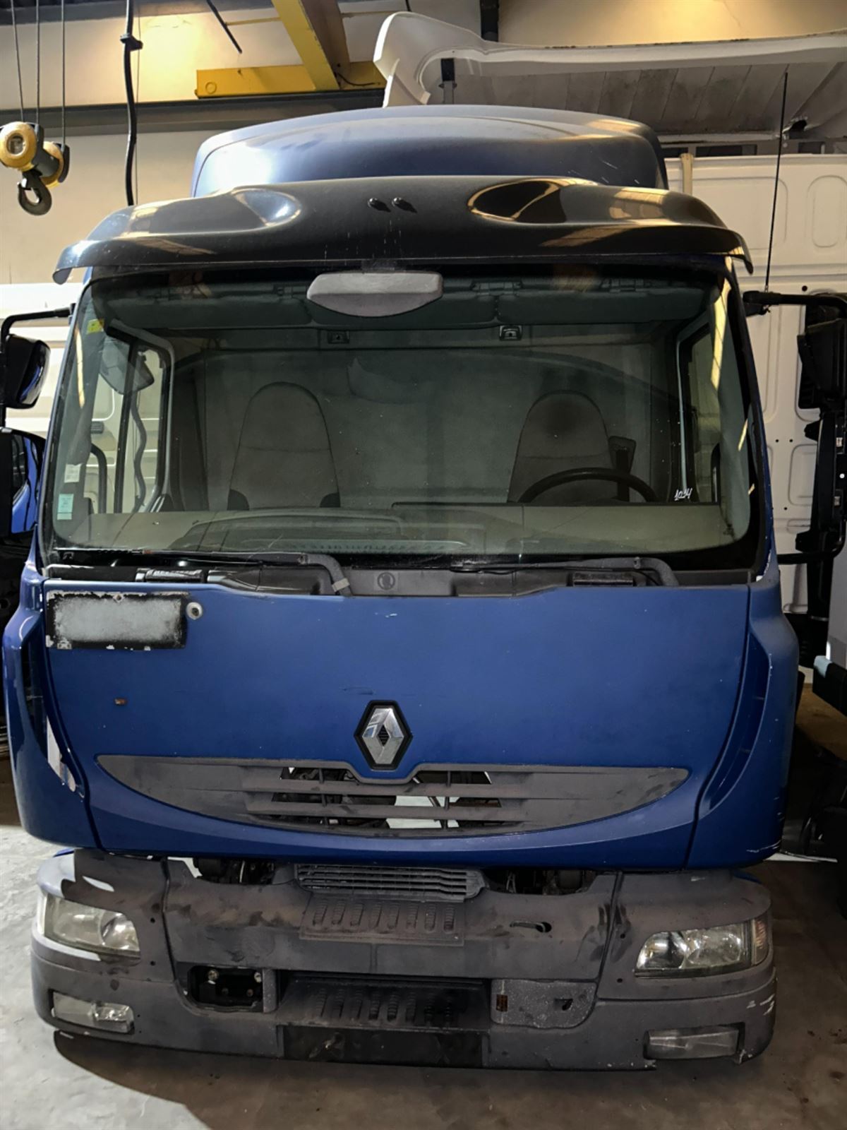 CABINA COMPLETA RENAULT MIDLUM 220DXI - Imagen 1